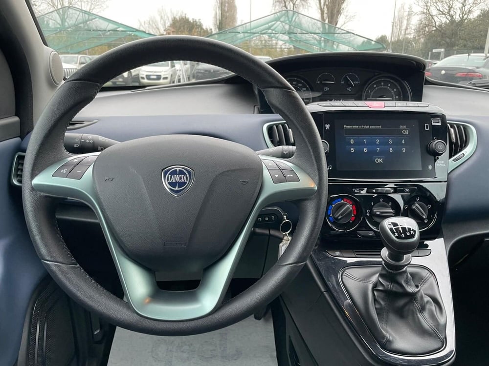Lancia Ypsilon usata a Ancona (14)