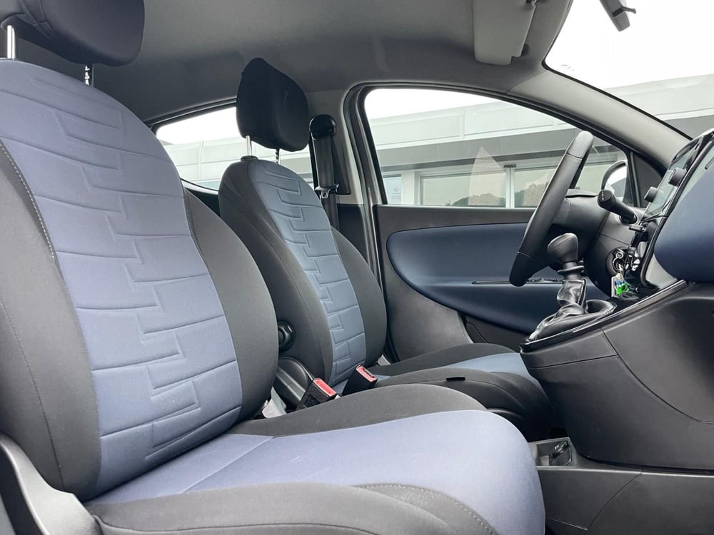 Lancia Ypsilon usata a Ancona (18)