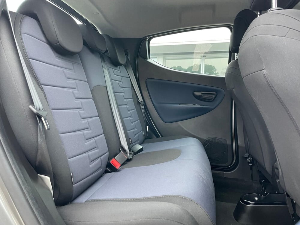 Lancia Ypsilon usata a Ancona (20)
