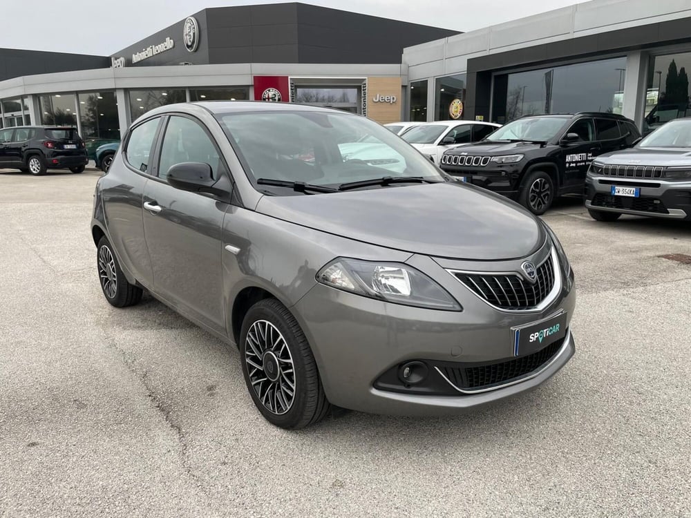 Lancia Ypsilon usata a Ancona (3)