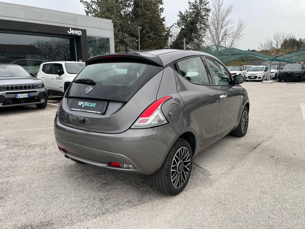 Lancia Ypsilon usata a Ancona (5)