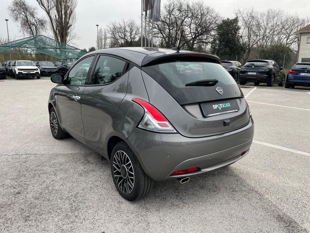 Lancia Ypsilon usata a Ancona (7)