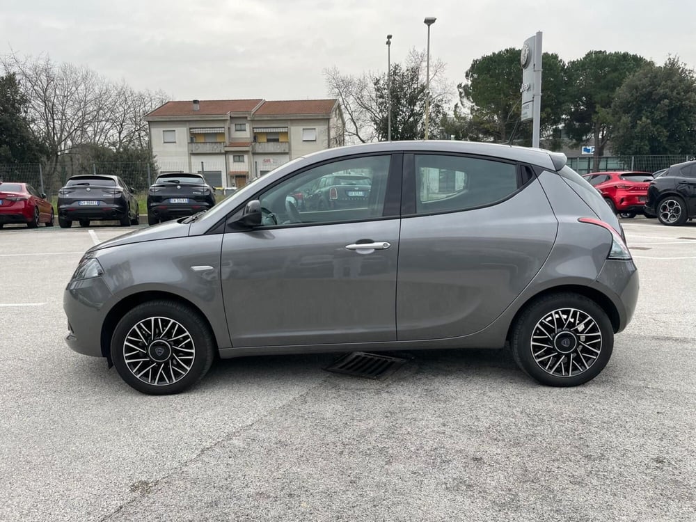 Lancia Ypsilon usata a Ancona (8)