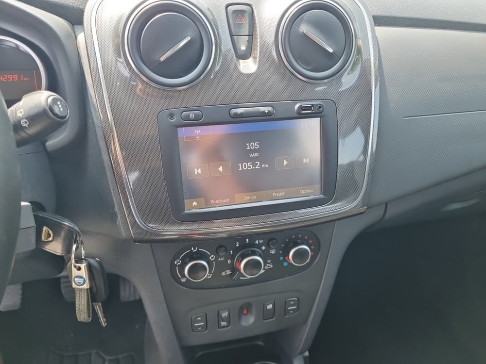 Dacia Sandero usata a Lucca (10)