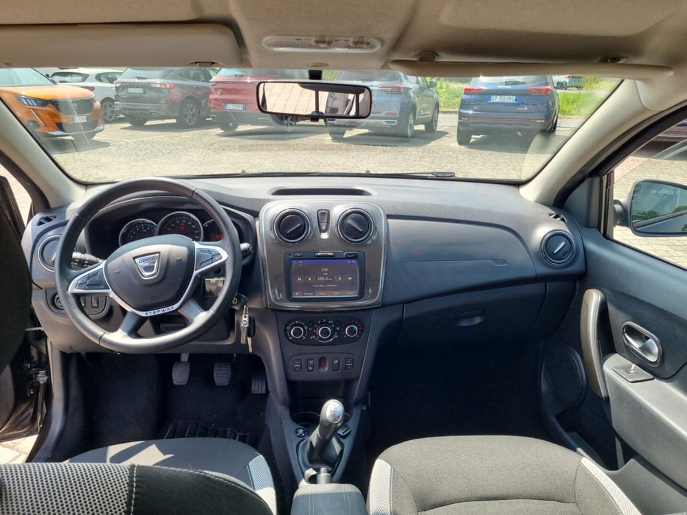 Dacia Sandero usata a Lucca (12)