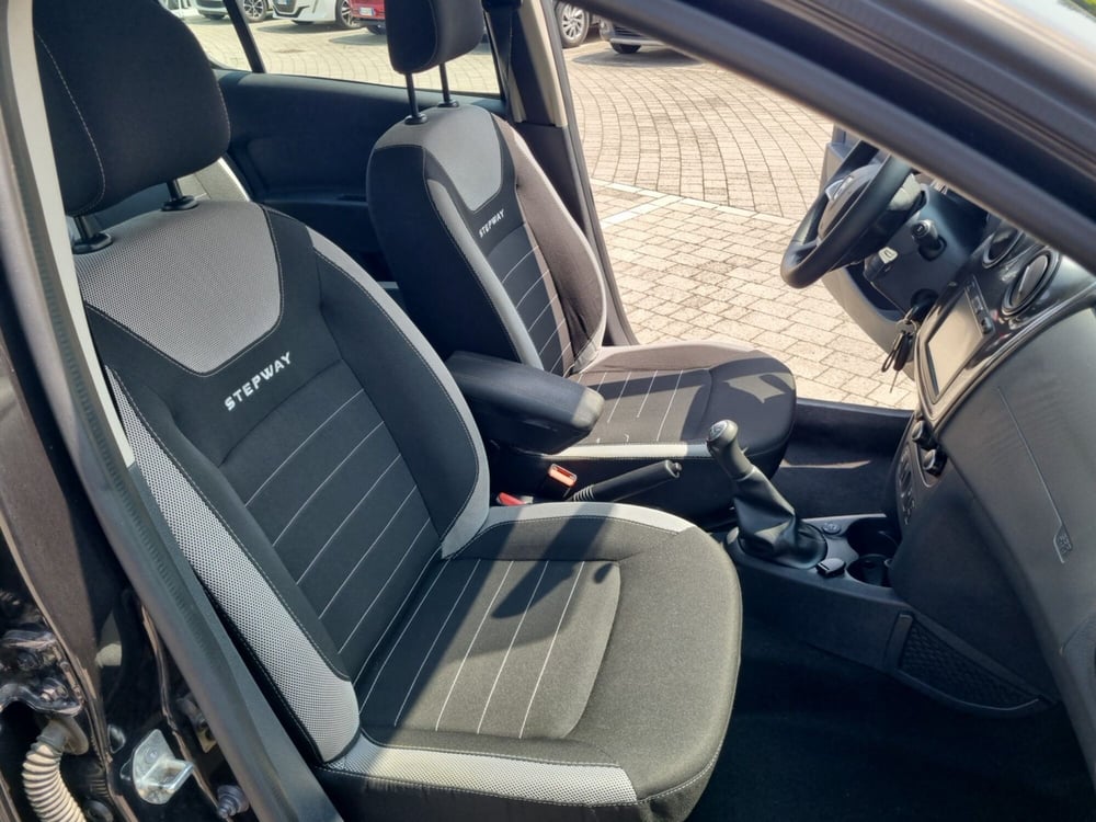 Dacia Sandero usata a Lucca (15)
