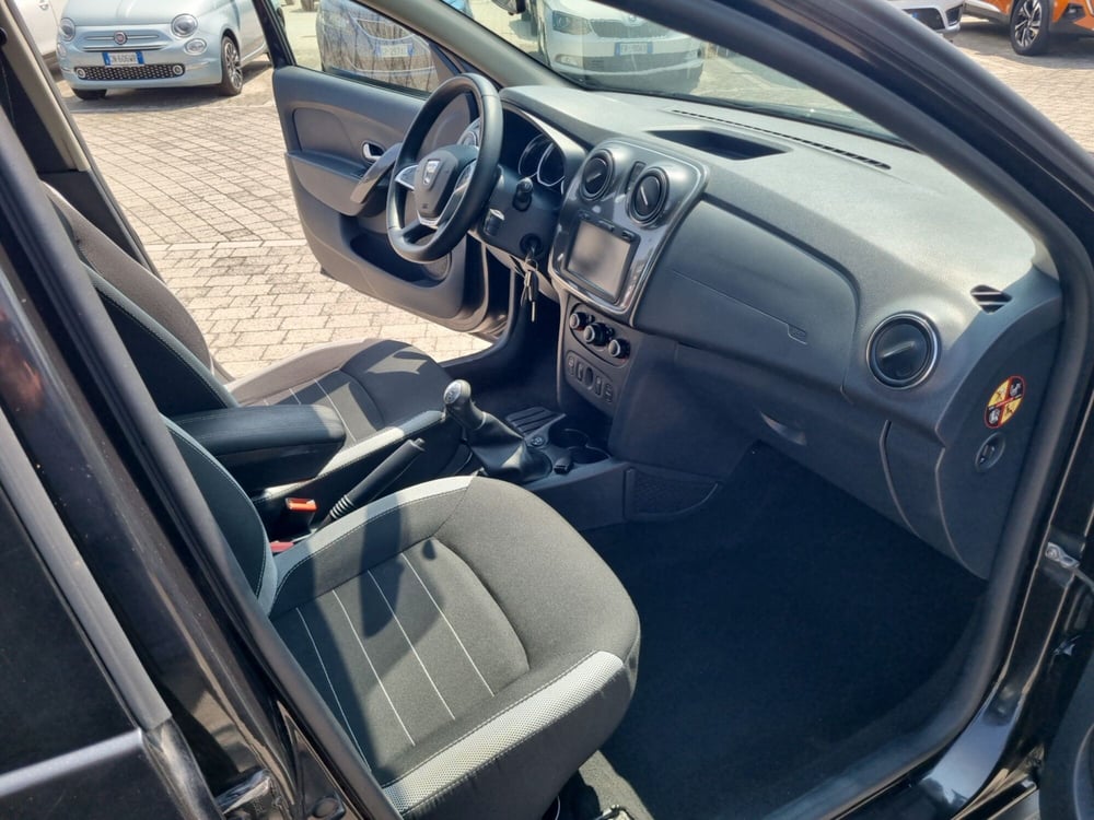 Dacia Sandero usata a Lucca (16)