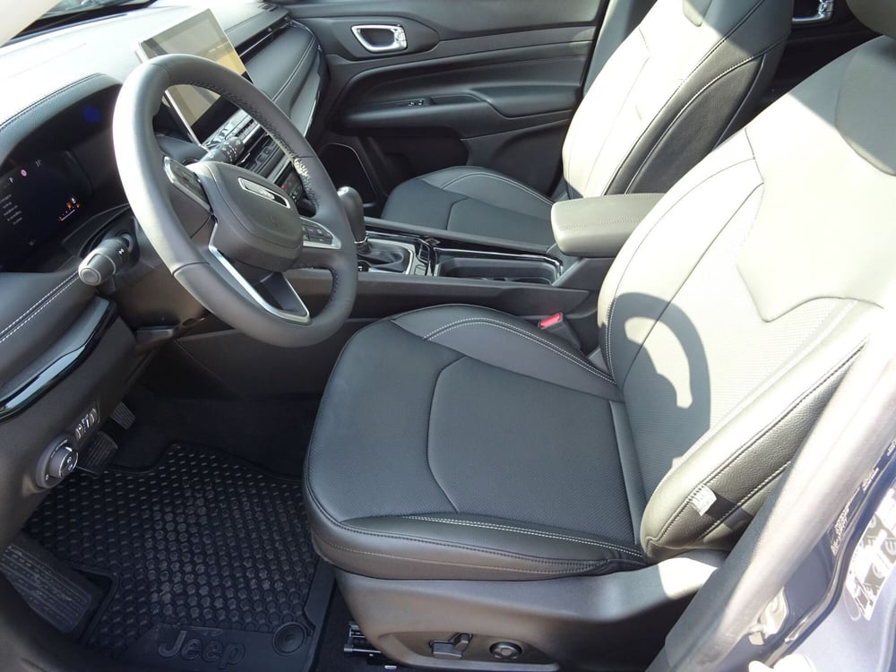 Jeep Compass nuova a Lucca (7)