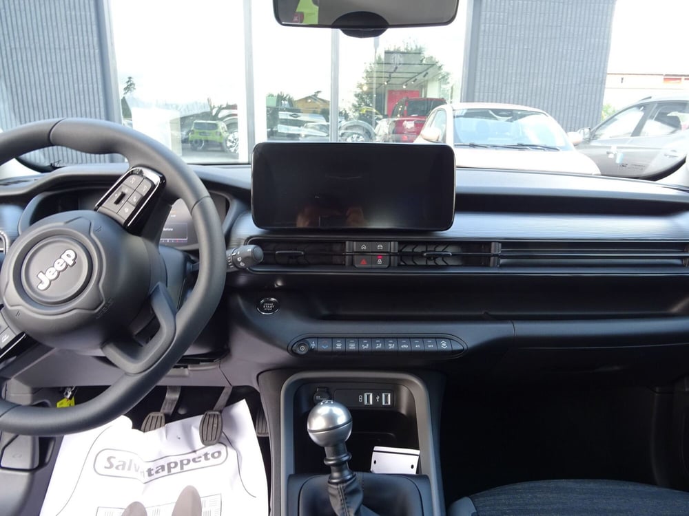 Jeep Avenger nuova a Lucca (12)