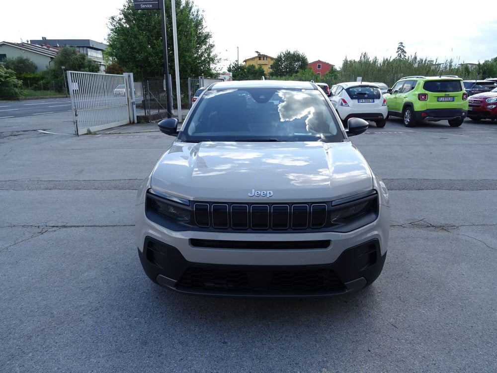 Jeep Avenger nuova a Lucca (8)
