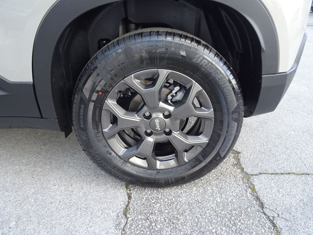 Jeep Avenger nuova a Lucca (9)
