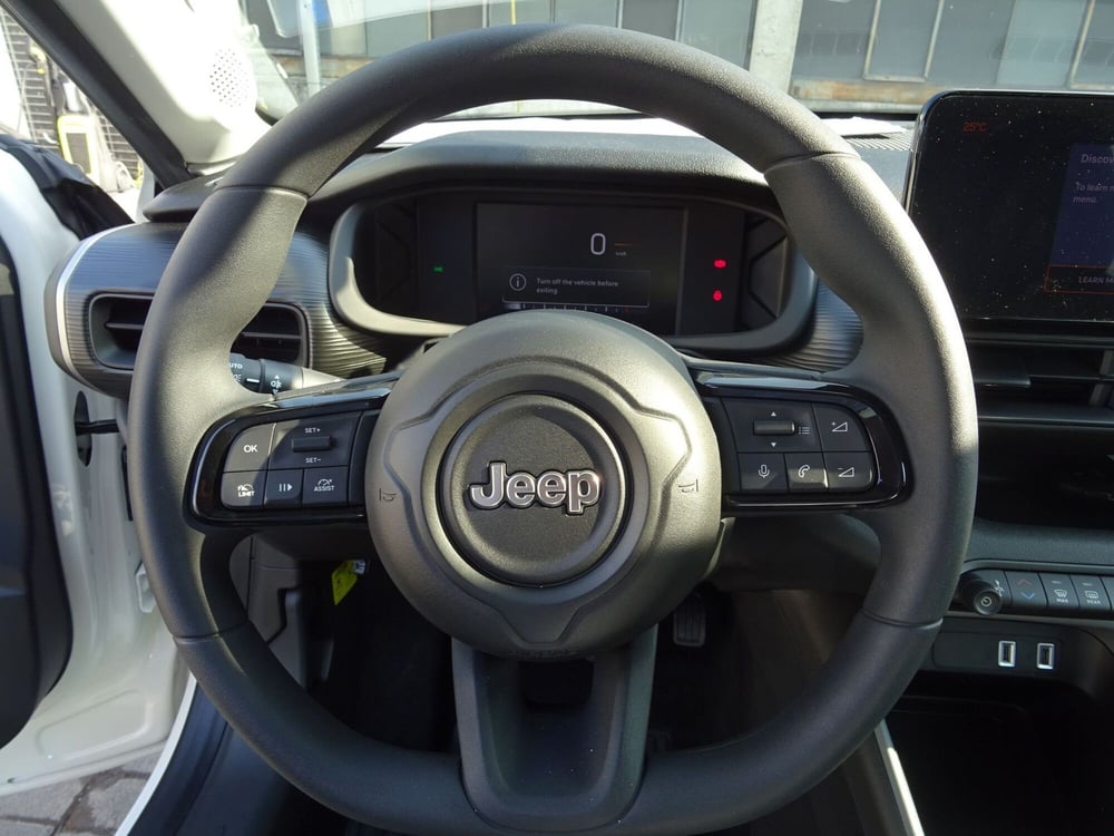 Jeep Avenger nuova a Lucca (9)