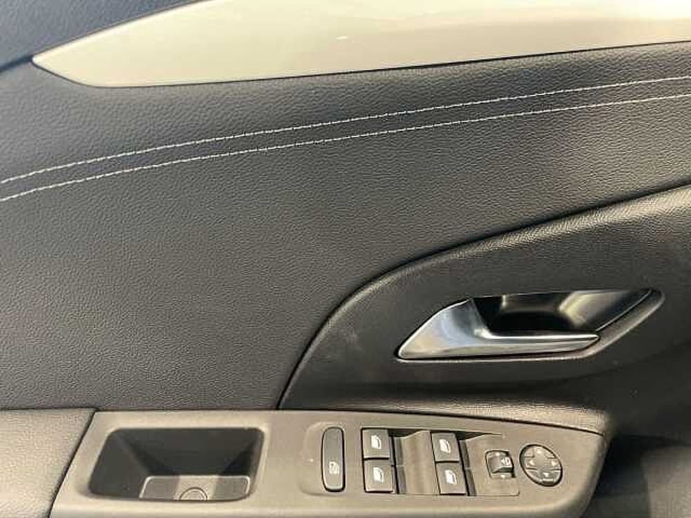 Opel Corsa nuova a Salerno (13)