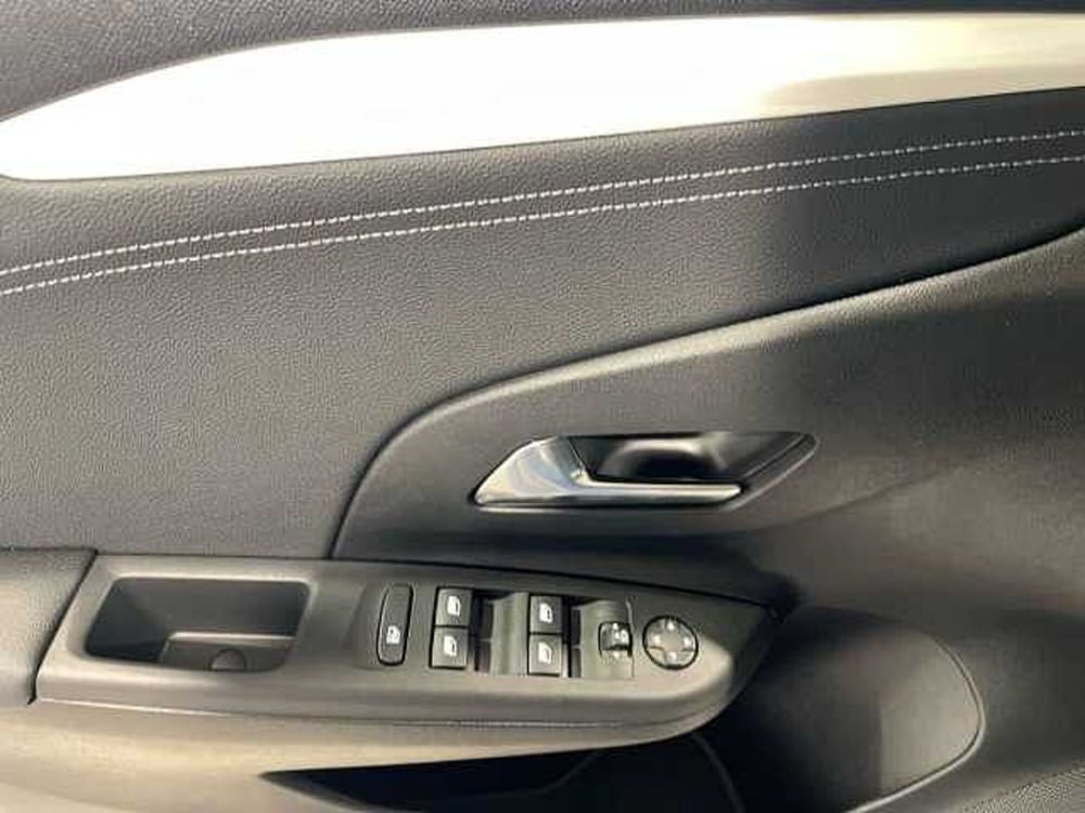 Opel Corsa nuova a Salerno (13)