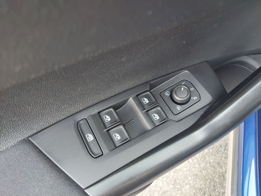 Volkswagen Taigo usata a Modena (15)