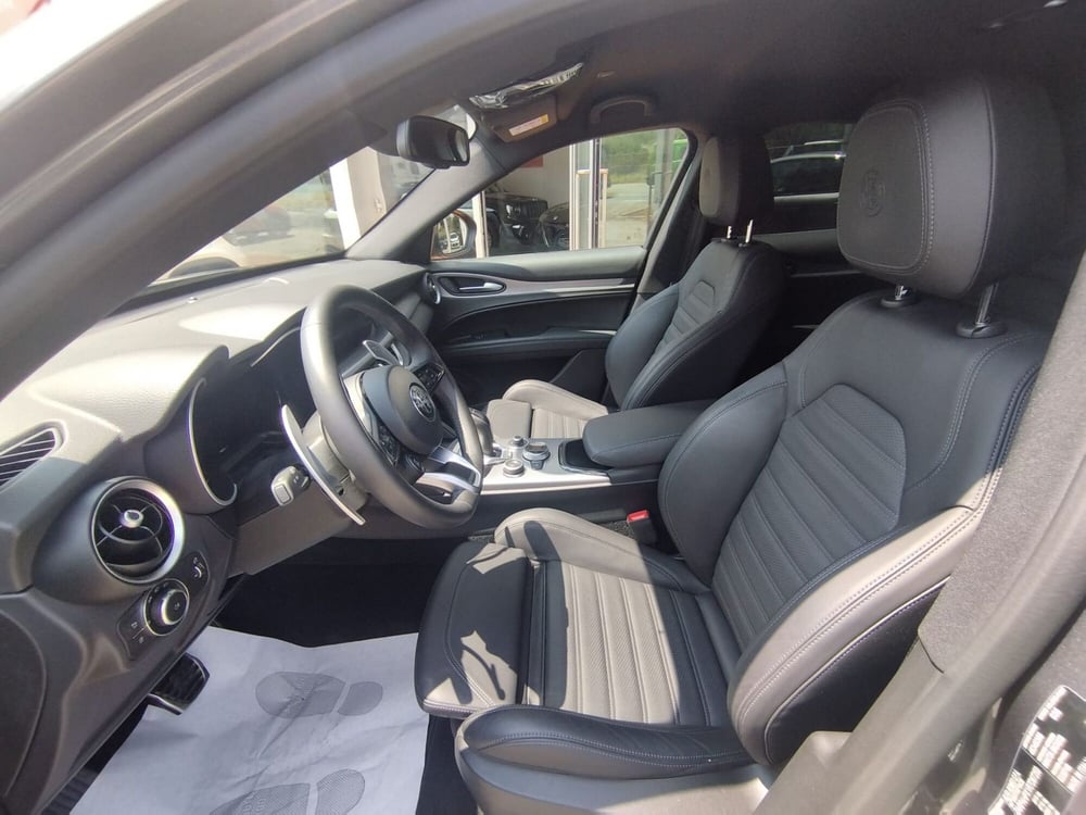 Alfa Romeo Stelvio usata a Arezzo (13)