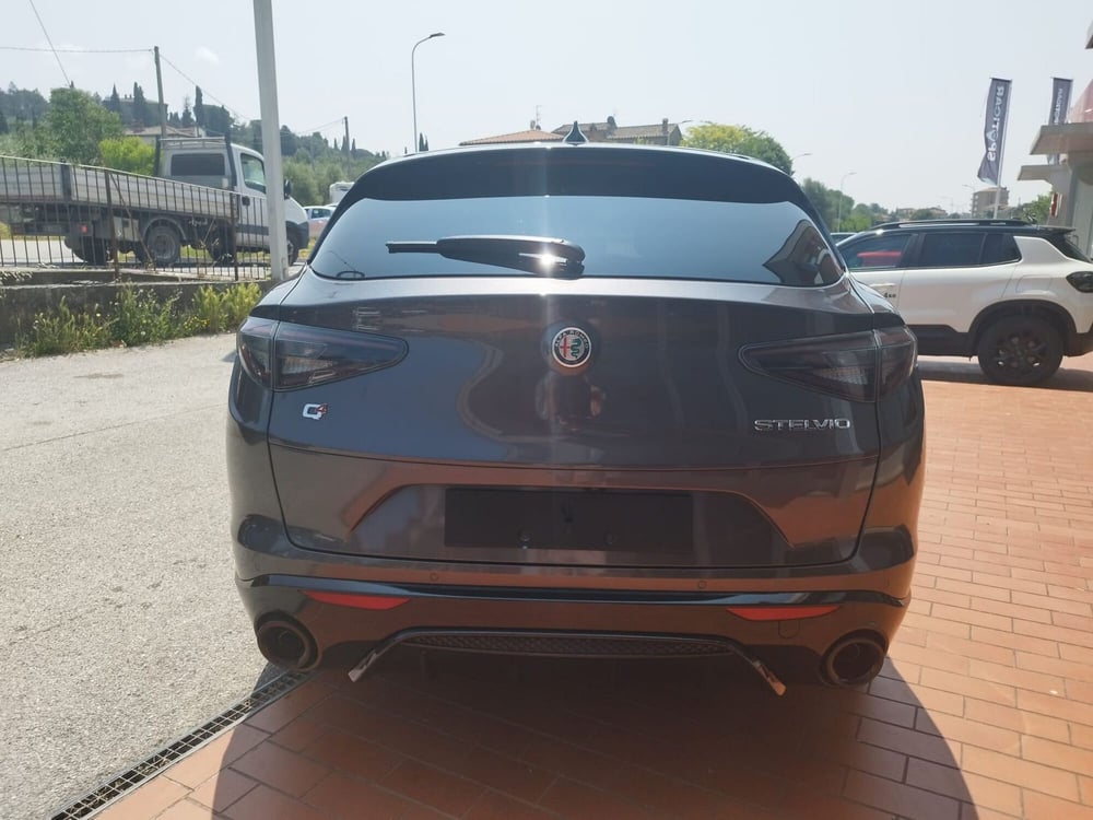 Alfa Romeo Stelvio usata a Arezzo (7)