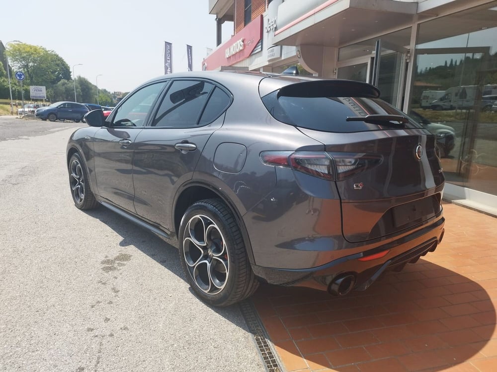 Alfa Romeo Stelvio usata a Arezzo (8)