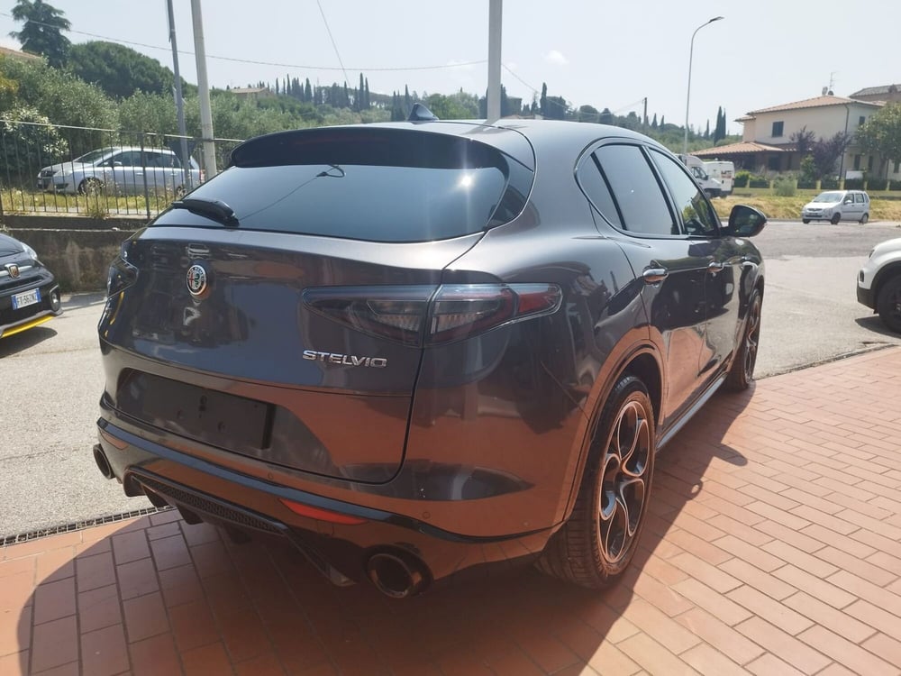 Alfa Romeo Stelvio usata a Arezzo (9)