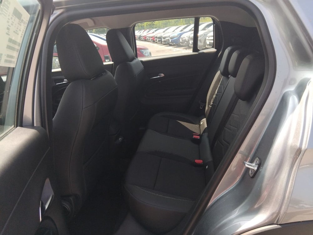 Jeep Avenger nuova a Roma (12)