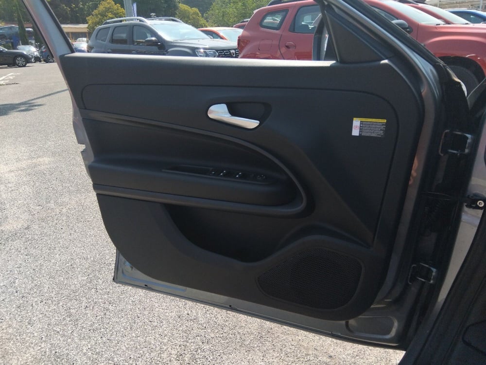 Jeep Avenger nuova a Roma (19)