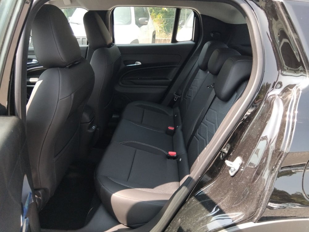 Jeep Avenger nuova a Roma (12)