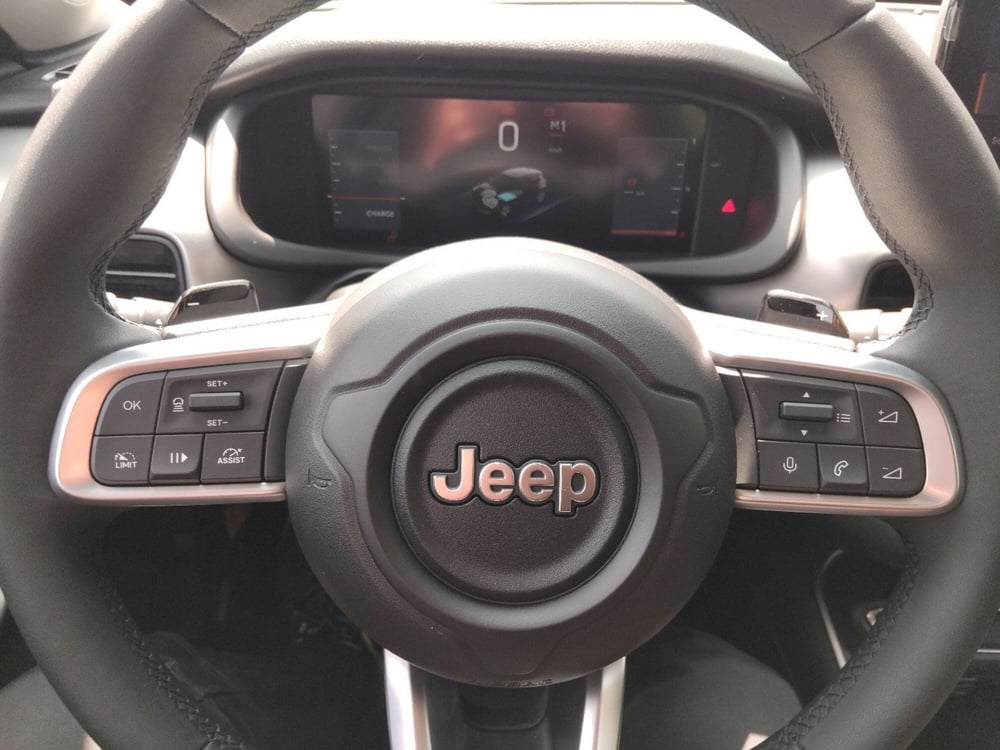 Jeep Avenger nuova a Roma (14)