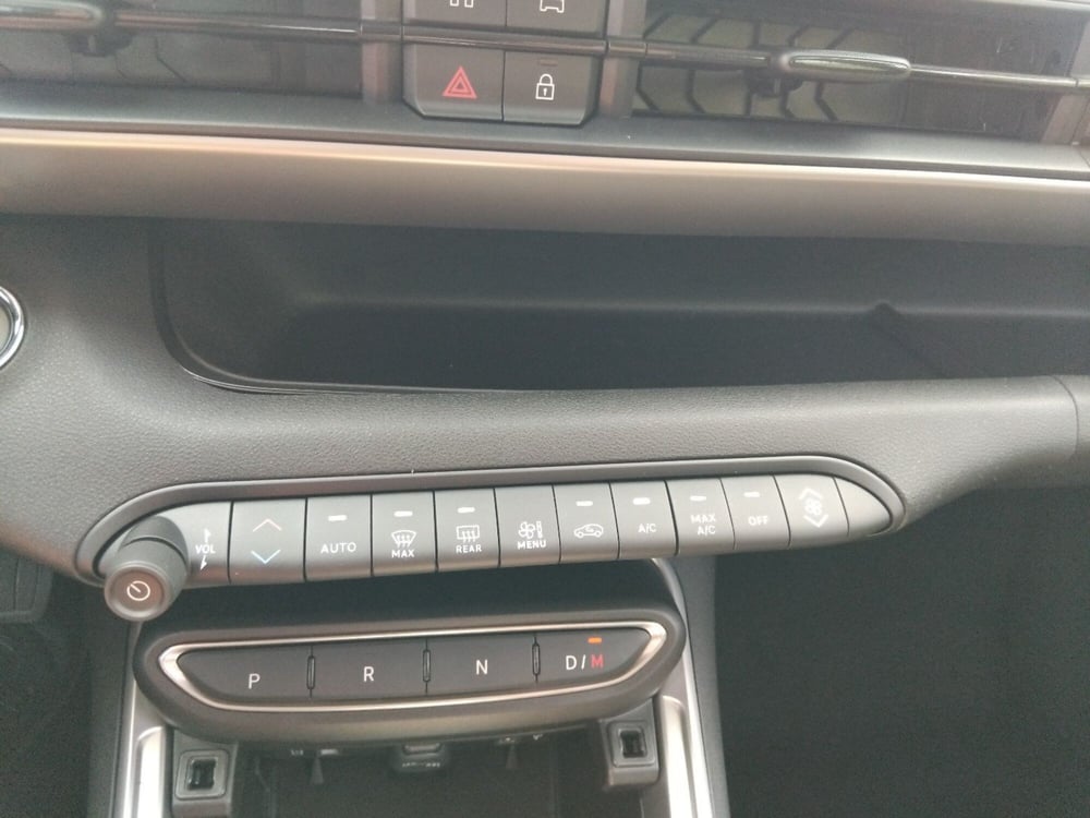 Jeep Avenger nuova a Roma (17)