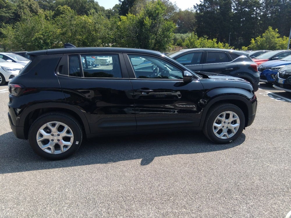 Jeep Avenger nuova a Roma (6)