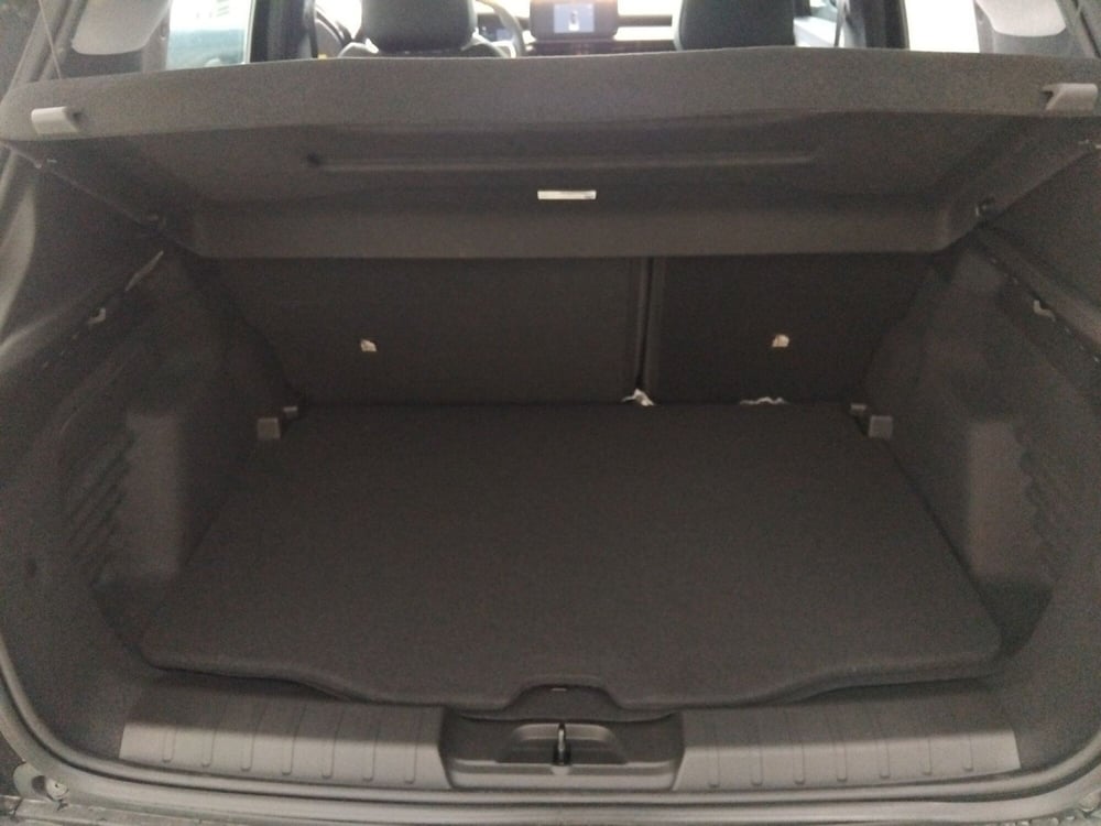 Jeep Avenger nuova a Roma (10)