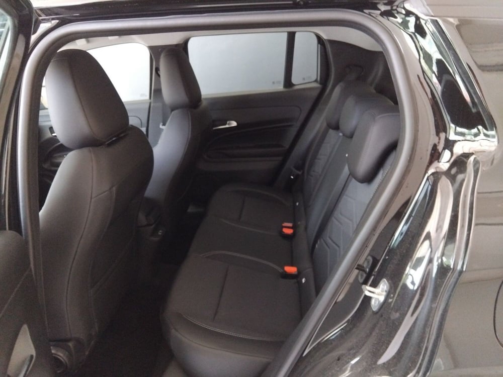 Jeep Avenger nuova a Roma (12)