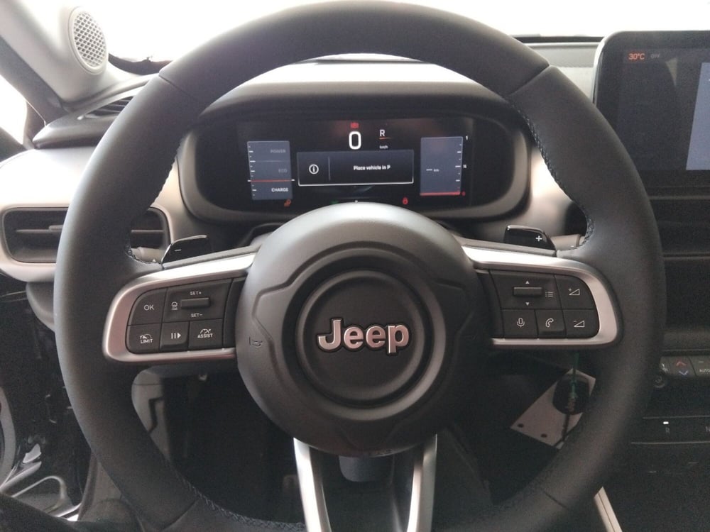 Jeep Avenger nuova a Roma (14)