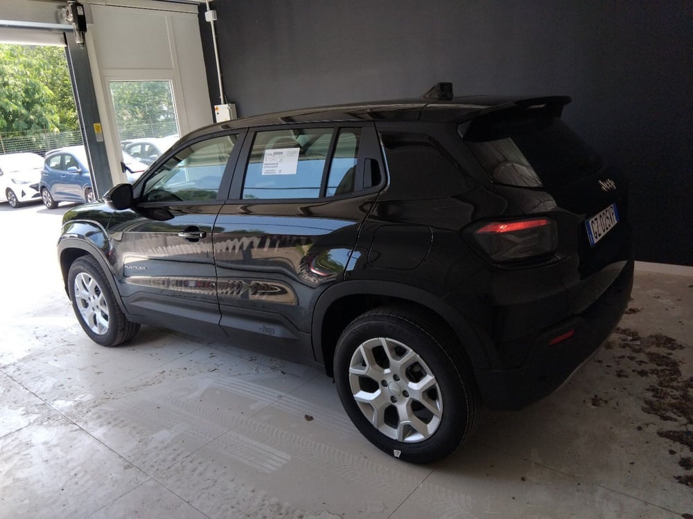 Jeep Avenger nuova a Roma (6)