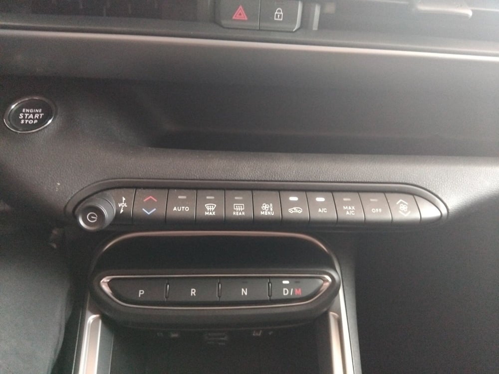 Jeep Avenger nuova a Roma (16)