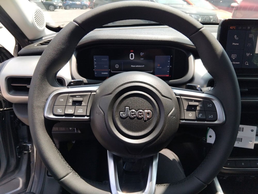 Jeep Avenger nuova a Roma (13)