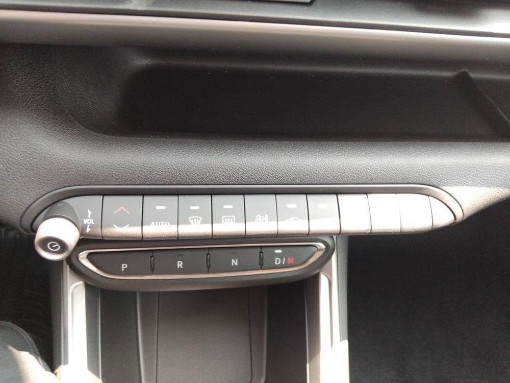 Jeep Avenger nuova a Roma (16)