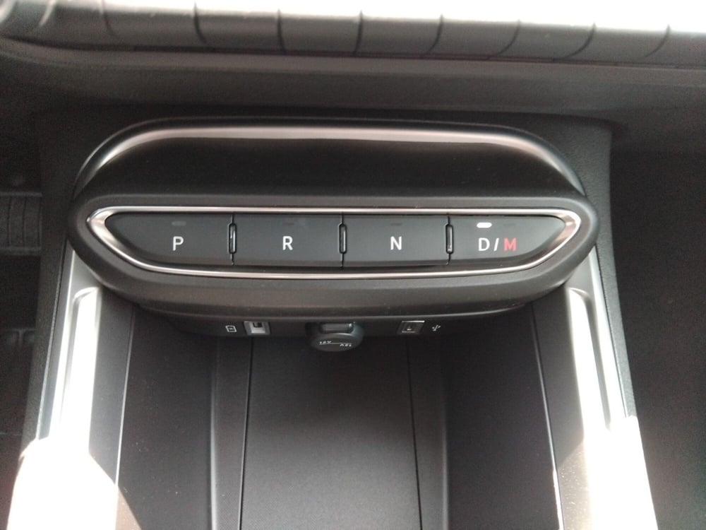 Jeep Avenger nuova a Roma (17)