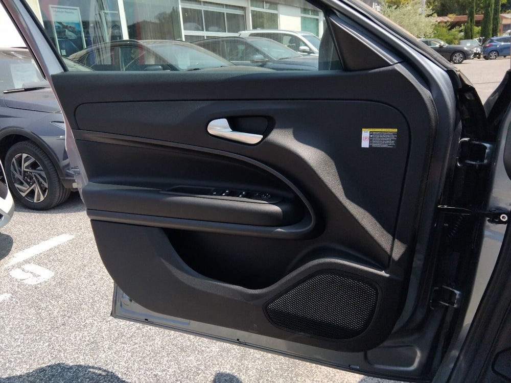 Jeep Avenger nuova a Roma (18)