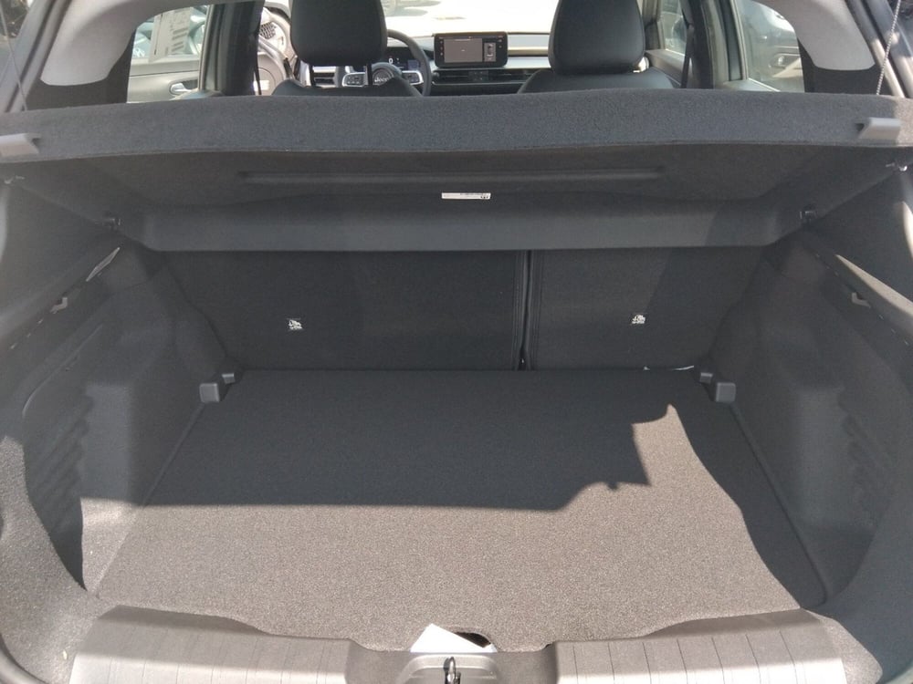 Jeep Avenger nuova a Roma (10)