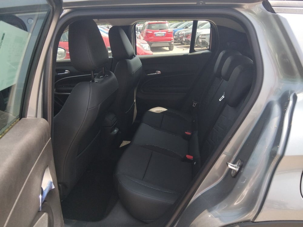 Jeep Avenger nuova a Roma (12)