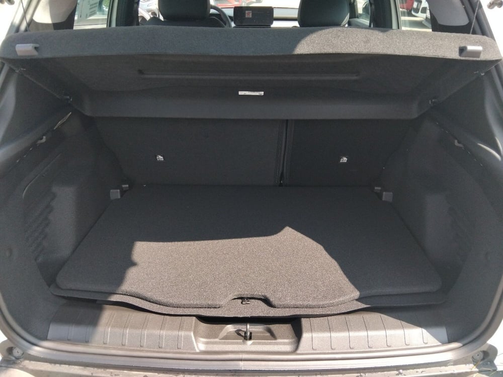 Jeep Avenger nuova a Roma (10)