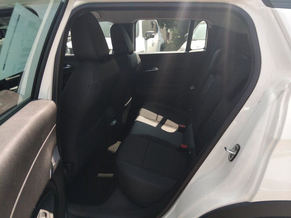 Jeep Avenger nuova a Roma (12)