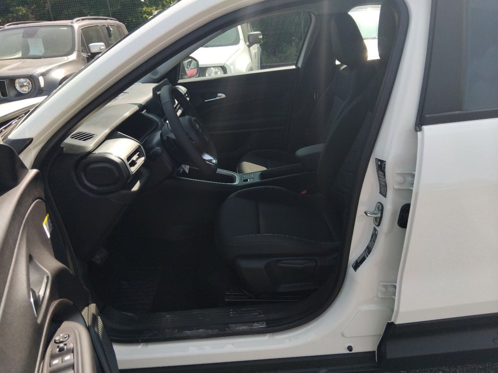 Jeep Avenger nuova a Roma (13)
