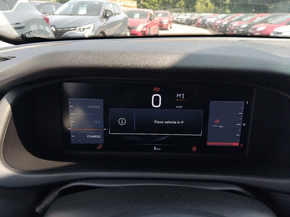 Jeep Avenger nuova a Roma (15)
