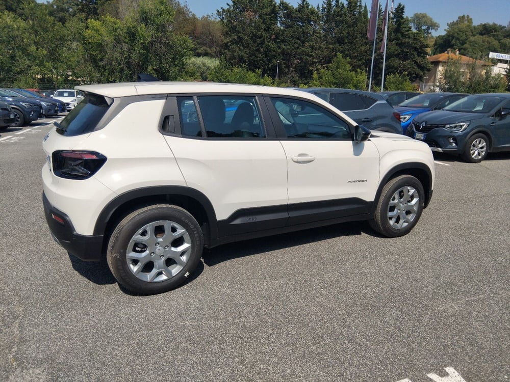 Jeep Avenger nuova a Roma (6)