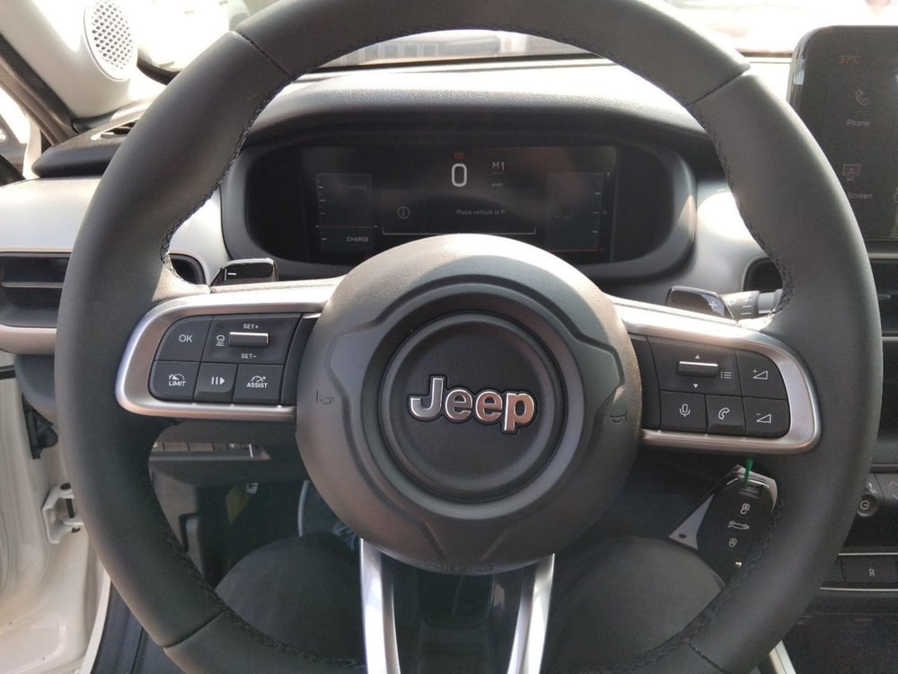 Jeep Avenger nuova a Roma (13)