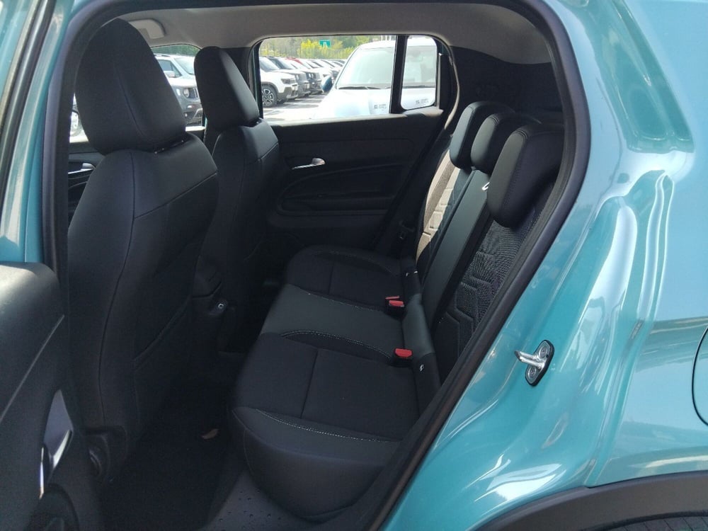 Jeep Avenger nuova a Roma (11)