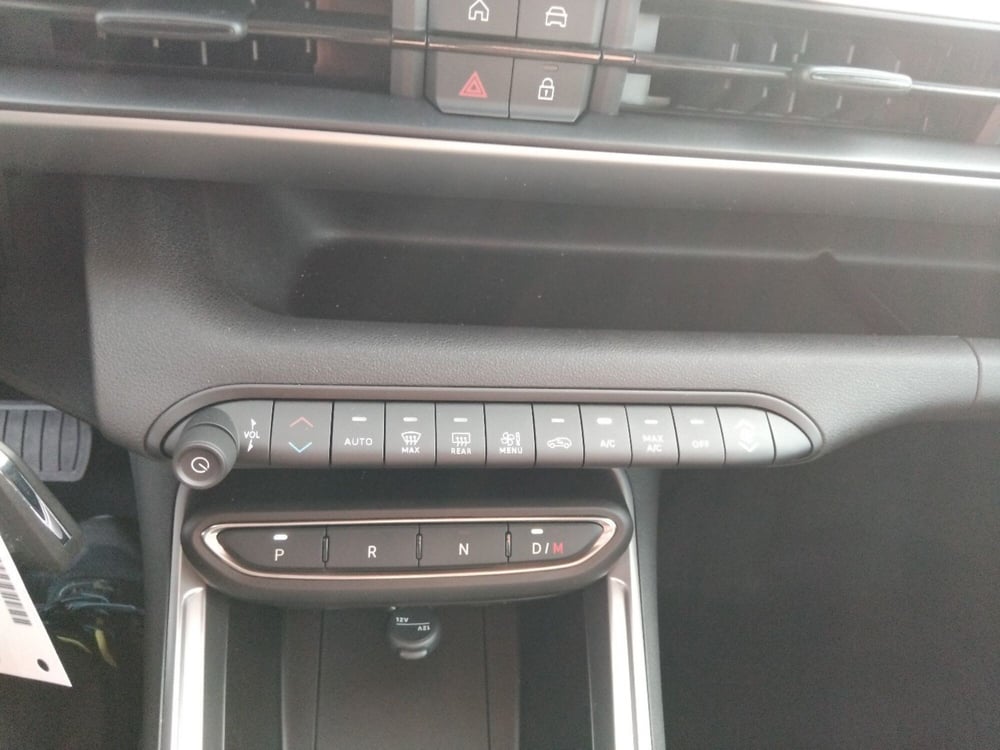 Jeep Avenger nuova a Roma (16)