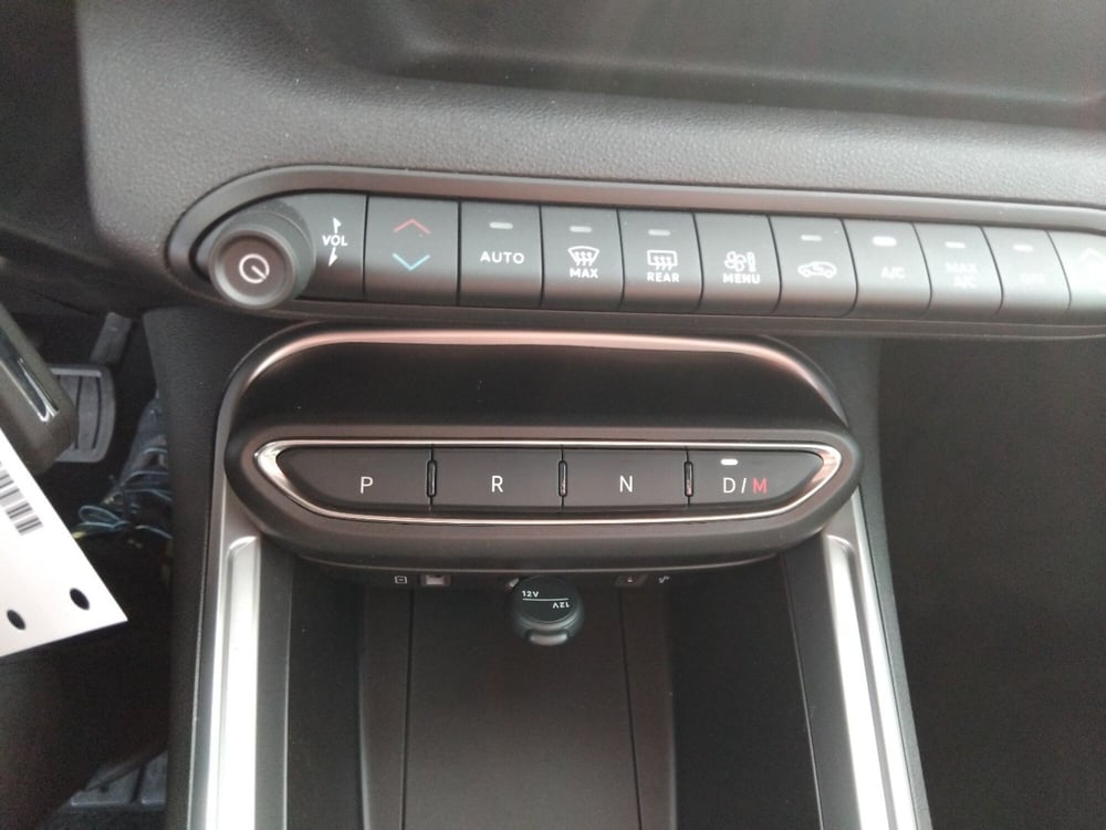 Jeep Avenger nuova a Roma (17)
