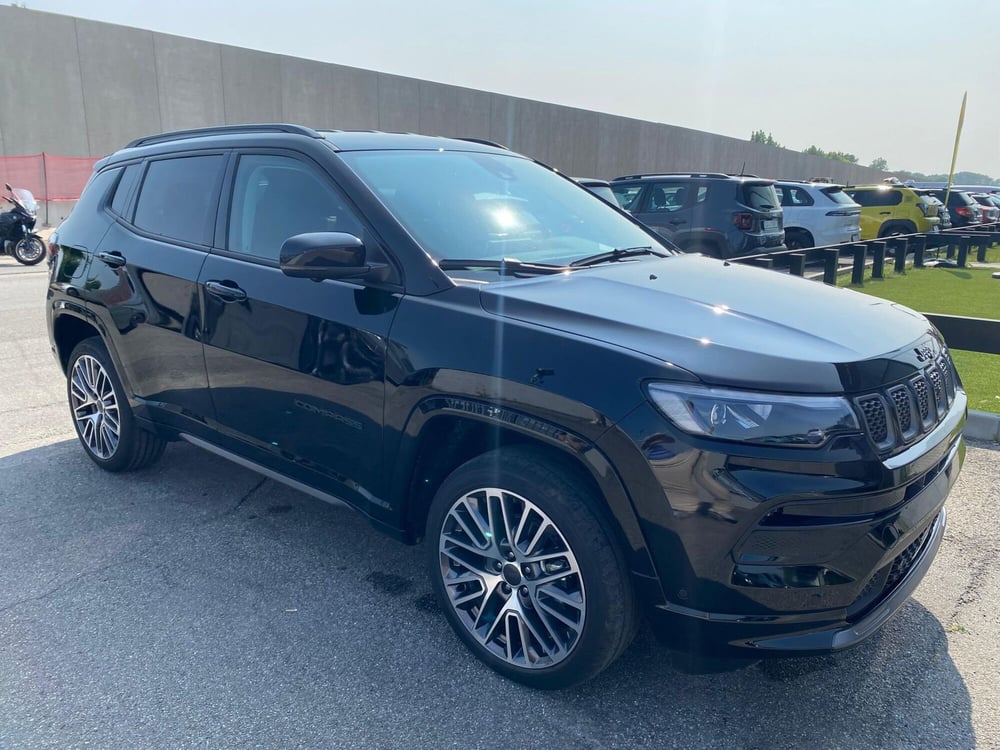Jeep Compass nuova a Milano (7)